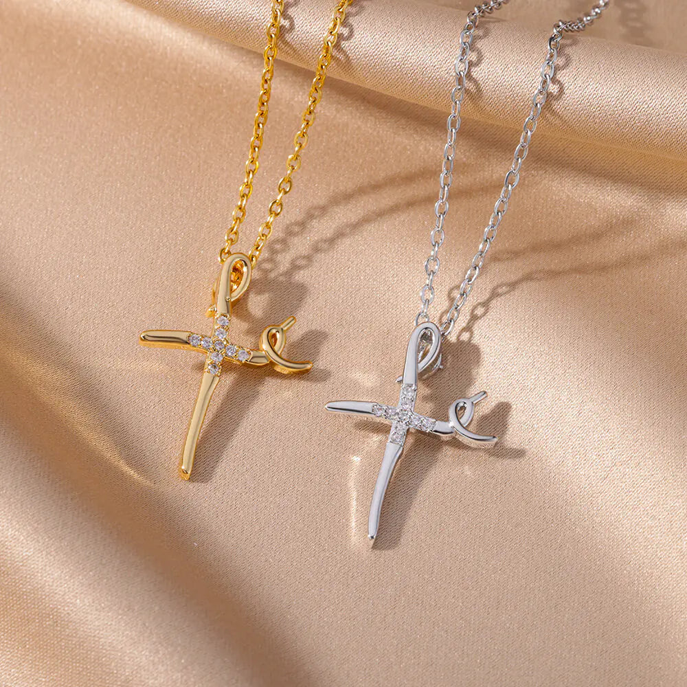Collier pendentif croix minimaliste tendance avec zircone