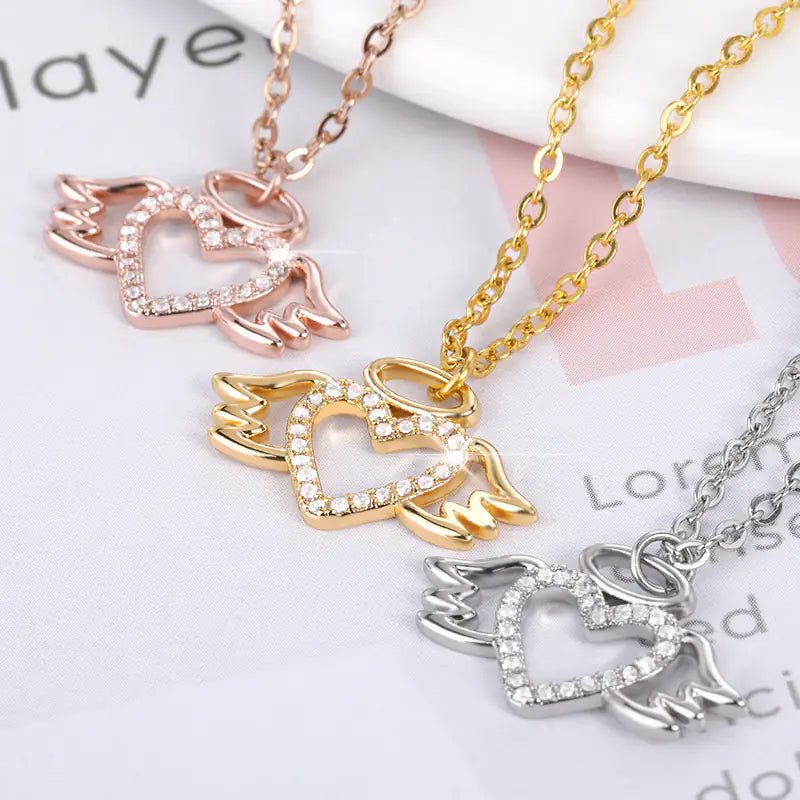 Collier pendentif croix minimaliste tendance avec zircone