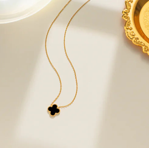 Collier Céline de luxe en or 18 carats avec trèfle pour femme (unique)