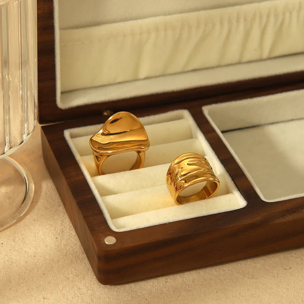 Anel de aço inoxidável banhado a ouro 18K