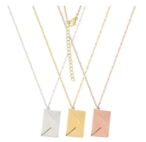 Colar Essence™ com letras personalizadas em aço titânio (peça única)
