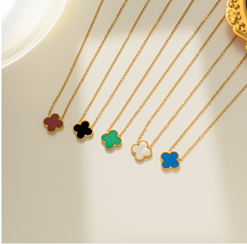 Collier Céline de luxe en or 18 carats avec trèfle pour femme (unique)