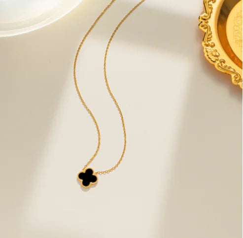 Collier Céline de luxe en or 18 carats avec trèfle pour femme (unique)